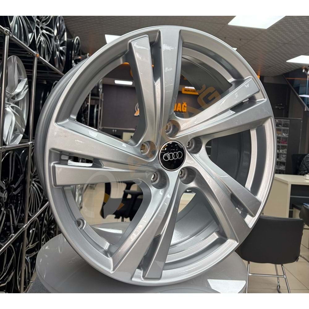 18X8 JANT OEM AUDİ 5X112 66,45 SİLVER ORJİNAL TEŞHİR
