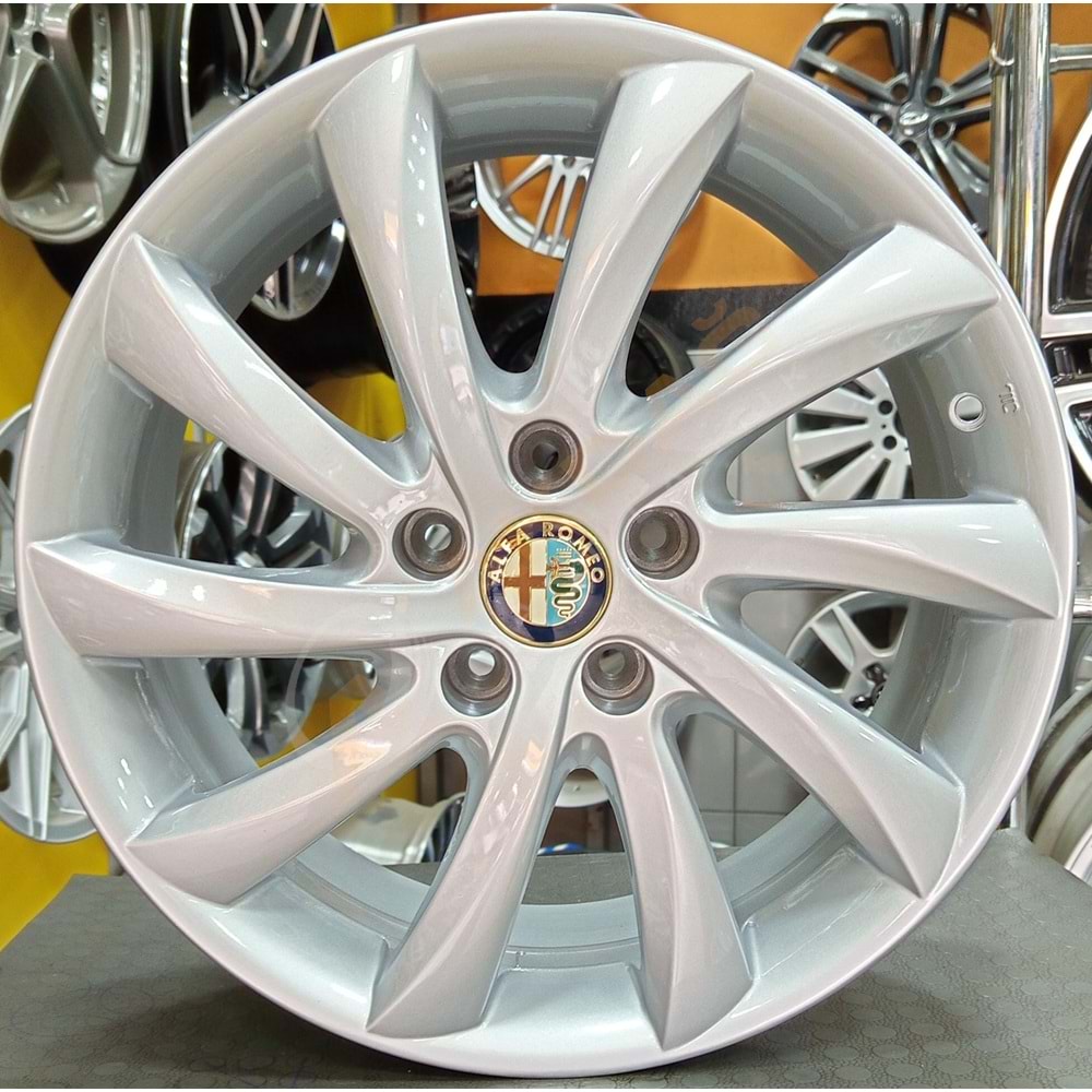 17X7.5 ÇIKMA JANT 5X110 ET:41 OEM ALFA ROMEO GULİETTA