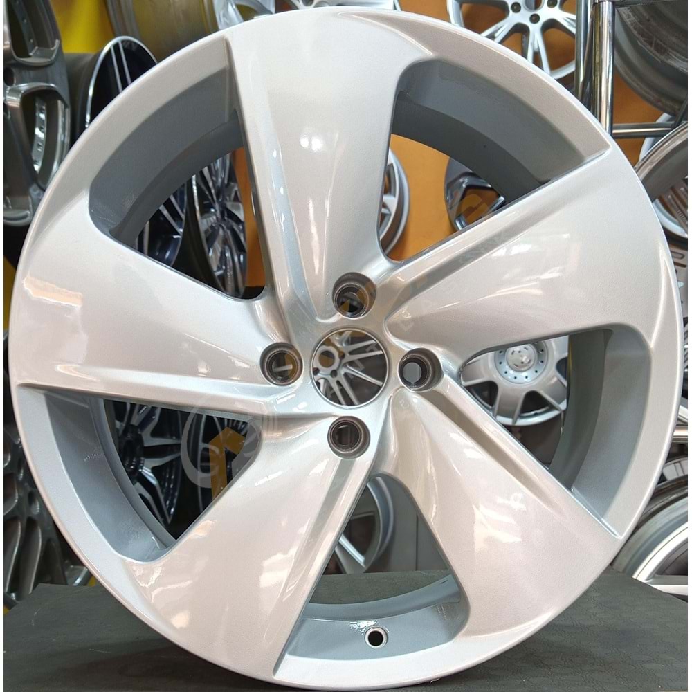 17X7 ÇIKMA JANT 4X100 ET 35 DEKOR JANT